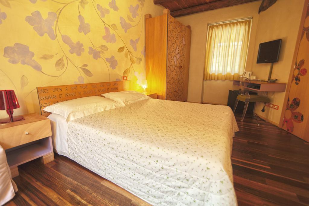 Dimora Le Nove Fate Hotel Bergamo Bagian luar foto