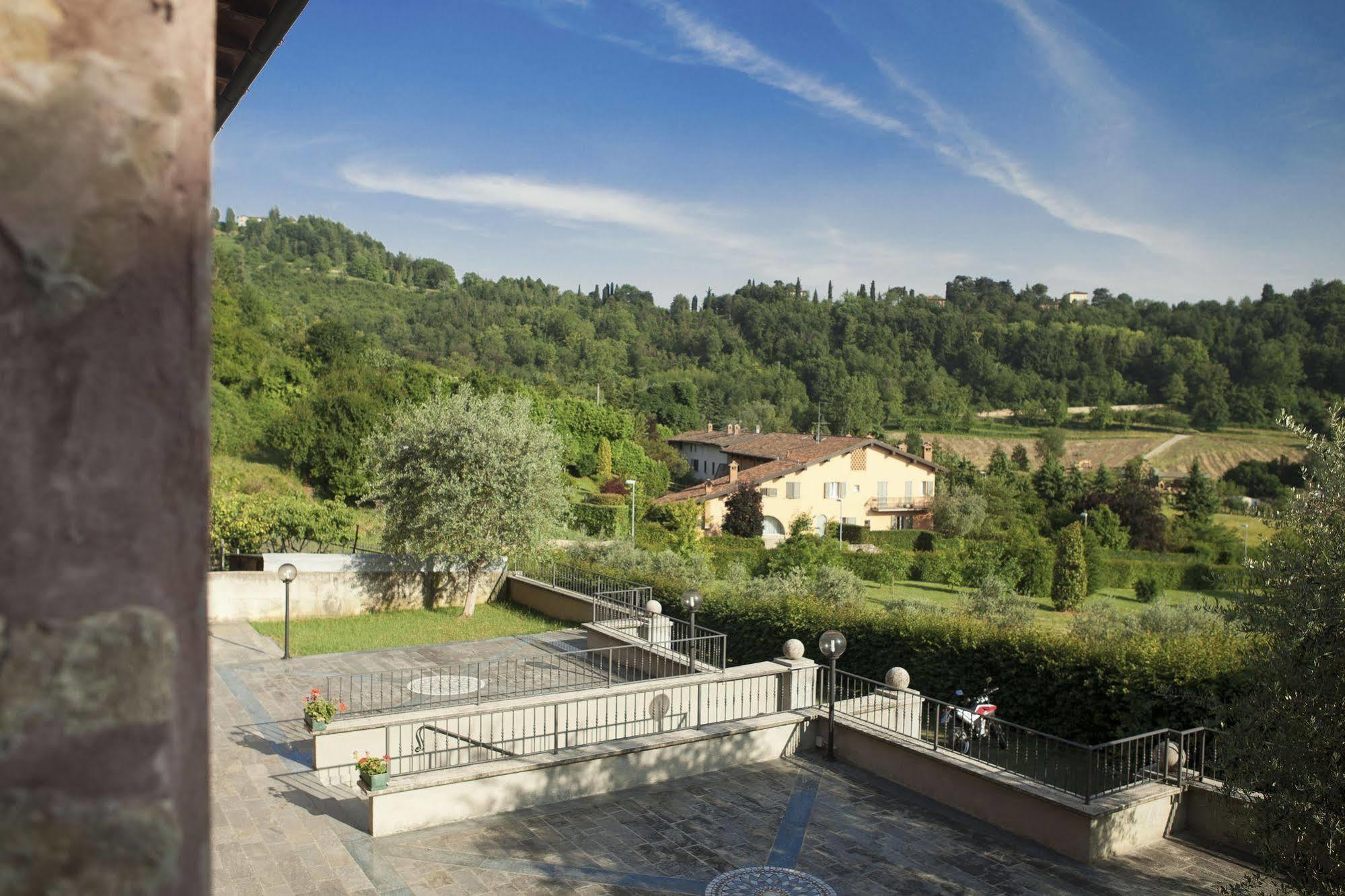 Dimora Le Nove Fate Hotel Bergamo Bagian luar foto