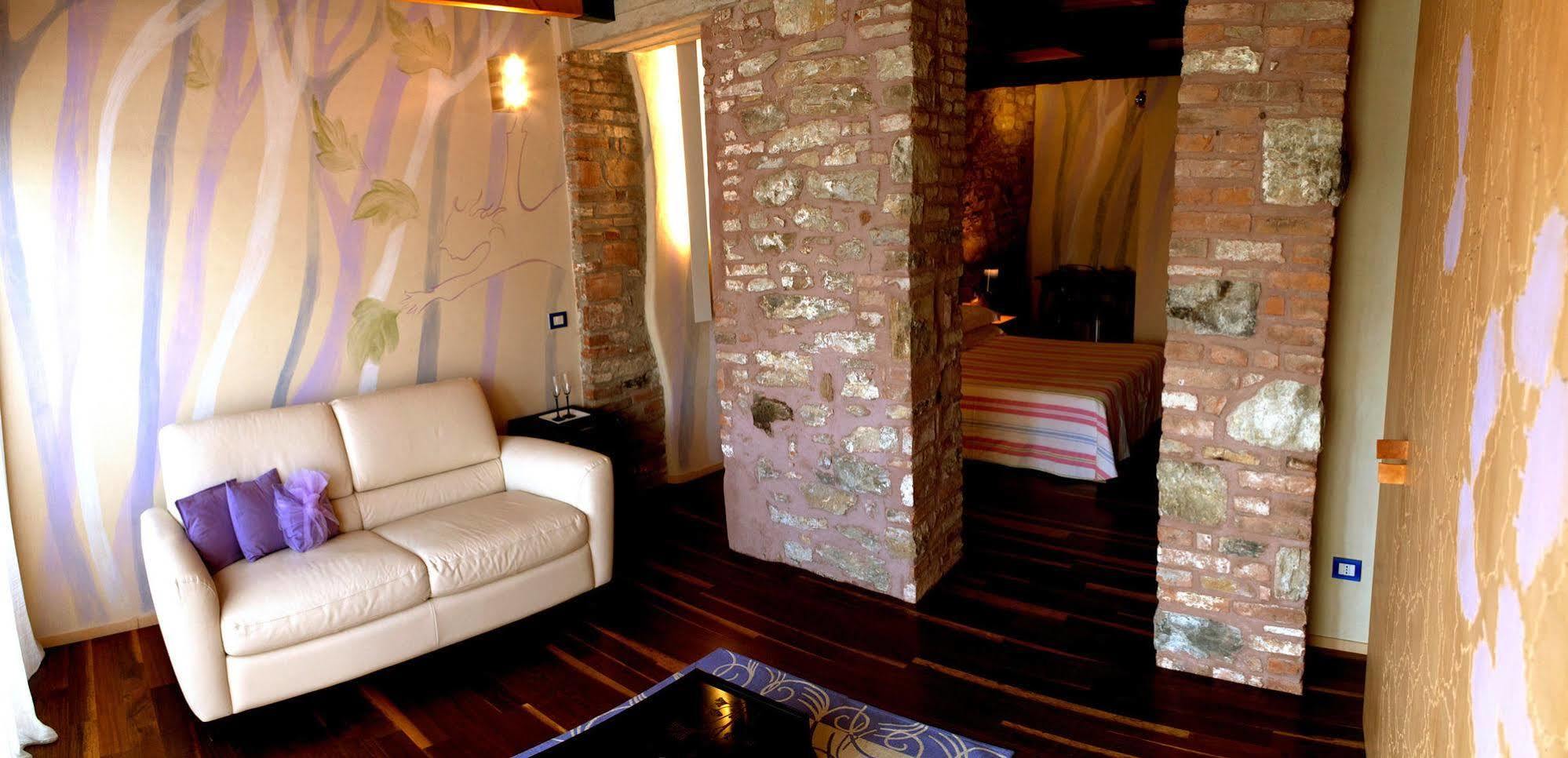 Dimora Le Nove Fate Hotel Bergamo Bagian luar foto